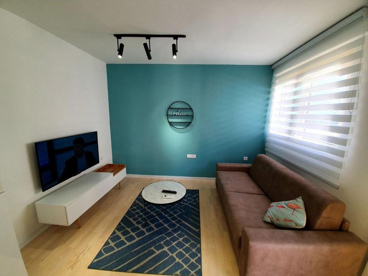 Aleksandar First Sea Line Apartment Bar Dış mekan fotoğraf