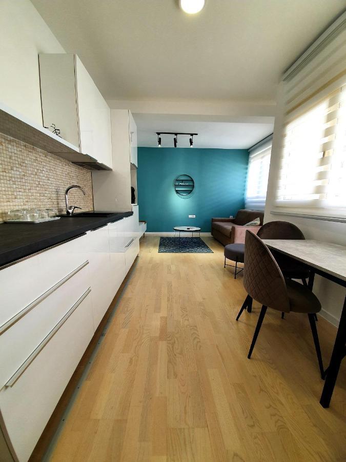 Aleksandar First Sea Line Apartment Bar Dış mekan fotoğraf